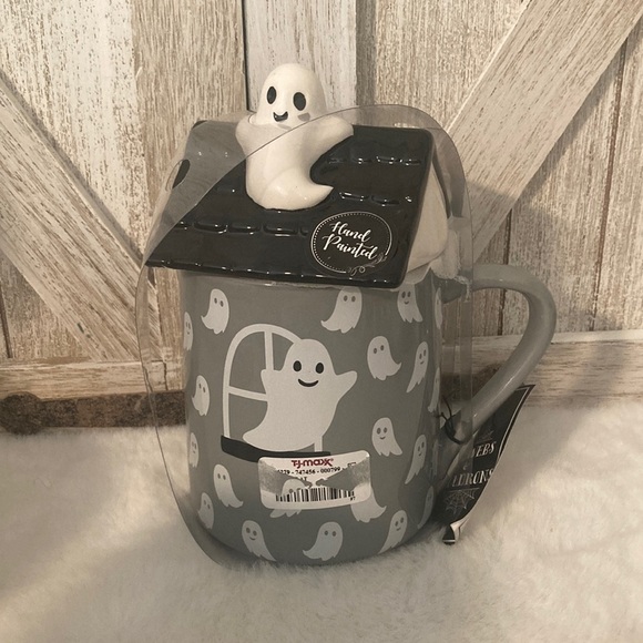 Cobwebs and Cauldrons Flying Ghost Mug with Topper - Picture 1 of 7